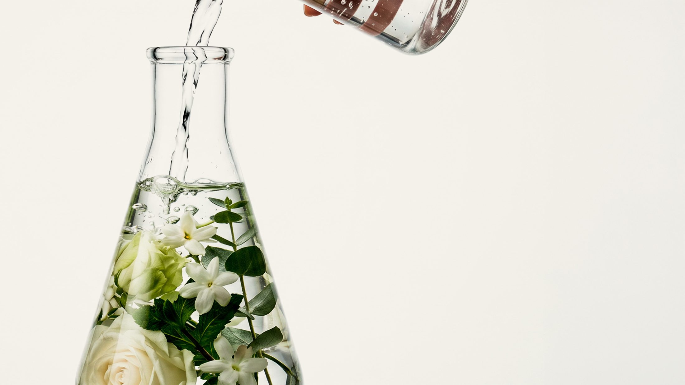 {{t.altFlask}}